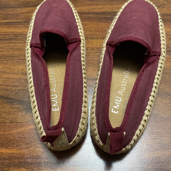 EMU AUSTRALIA canvas loafers flats woman's US Size 5. Color is eggplant - Picture 2 of 8